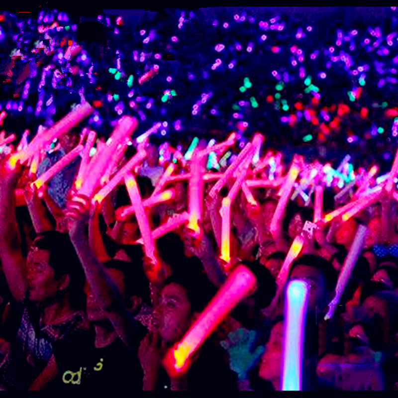 30個入り パーティーデコレーション LED カラフルフォー - Flashing Led Foam Sticks Party のレビューと価格
